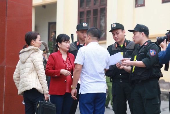 Hai trùm đường dây đánh bạc ngàn tỉ vắng mặt phiên phúc thẩm - Ảnh 3. Hai trùm đường dây đánh bạc ngàn tỉ vắng mặt phiên phúc thẩm - Ảnh 3.