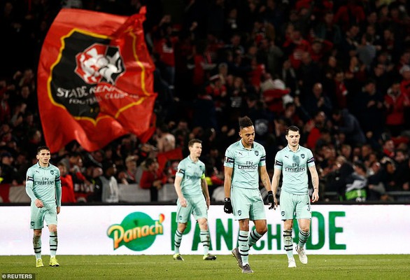 Mất người, Arsenal thảm bại trên đất Pháp - Ảnh 1. Mất người, Arsenal thảm bại trên đất Pháp - Ảnh 1.