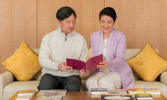 Tân Nhật hoàng Naruhito sẽ hiện đại hoá truyền thống hoàng gia? - Ảnh 1. Tân Nhật hoàng Naruhito sẽ hiện đại hoá truyền thống hoàng gia? - Ảnh 1.