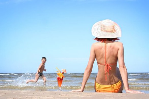 Dùng vitamin D quá mức dễ gây suy thận - Ảnh 1. Dùng vitamin D quá mức dễ gây suy thận - Ảnh 1.