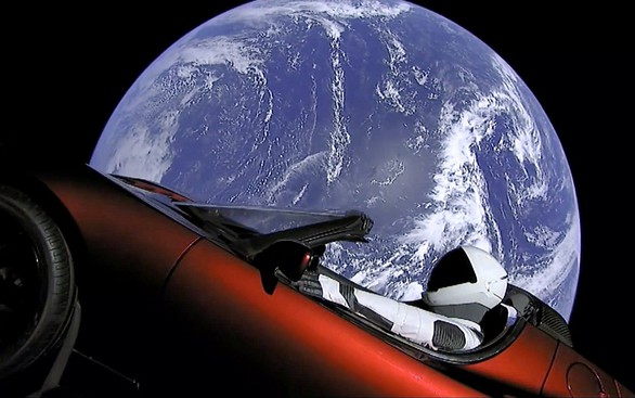 SpaceX hoãn phóng vệ tinh thương mại đầu tiên vì gió to - Ảnh 1. SpaceX hoãn phóng vệ tinh thương mại đầu tiên vì gió to - Ảnh 1.