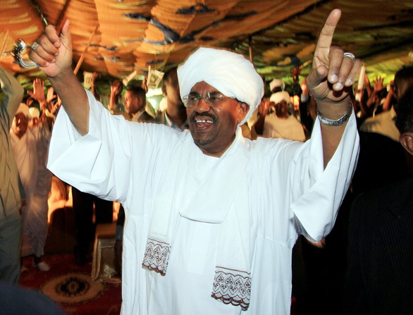 Tổng thống Sudan rơi đài vì phụ nữ - Ảnh 4. Tổng thống Sudan rơi đài vì phụ nữ - Ảnh 4.