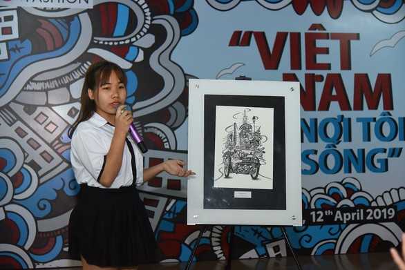 ‘Gói’ Sài Gòn trên xích lô, cô gái mồ côi thắng giải gần 200 triệu đồng - Ảnh 3. ‘Gói’ Sài Gòn trên xích lô, cô gái mồ côi thắng giải gần 200 triệu đồng - Ảnh 3.