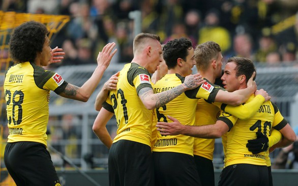 Sancho lập cú đúp giúp Dortmund soán ngôi của Bayern Munich - Ảnh 2. Sancho lập cú đúp giúp Dortmund soán ngôi của Bayern Munich - Ảnh 2.