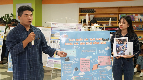 Sinh viên thực hành giảm thiểu rác thải nhựa - Ảnh 1. Sinh viên thực hành giảm thiểu rác thải nhựa - Ảnh 1.