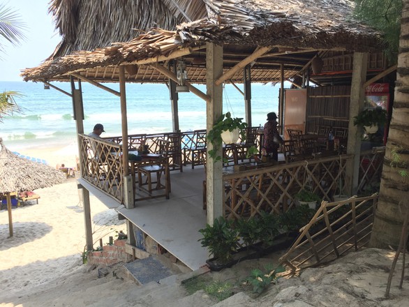 Bãi biển An Bàng, Hội An bị xâu xé: Chính quyền phường tê liệt, bất lực - Ảnh 3. Bãi biển An Bàng, Hội An bị xâu xé: Chính quyền phường tê liệt, bất lực - Ảnh 3.