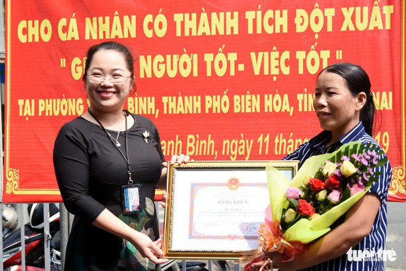 Đừng để các nghĩa cử trở nên xa lạ - Ảnh 1. Đừng để các nghĩa cử trở nên xa lạ - Ảnh 1.