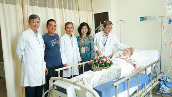 Cuộc đại phẫu 15 giờ cứu sống nữ bệnh nhân u não - Ảnh 4. Cuộc đại phẫu 15 giờ cứu sống nữ bệnh nhân u não - Ảnh 4.