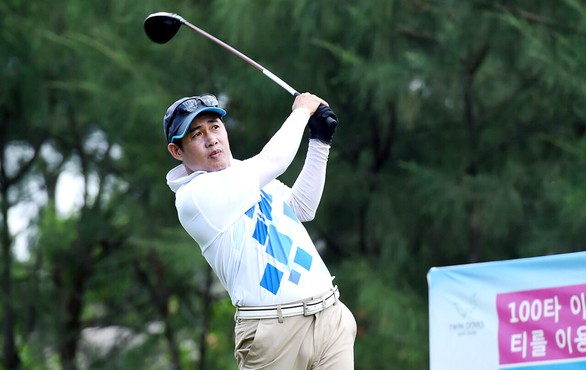 Gần 200 golfer tham gia giải golf Tuổi Trẻ tổ chức hỗ trợ thanh niên khởi nghiệp - Ảnh 1. Gần 200 golfer tham gia giải golf Tuổi Trẻ tổ chức hỗ trợ thanh niên khởi nghiệp - Ảnh 1.