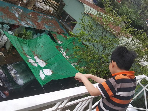 Chiều 20-4, Đà Lạt mưa lớn kèm mưa đá, nhiều nơi ngập nặng - Ảnh 6. Chiều 20-4, Đà Lạt mưa lớn kèm mưa đá, nhiều nơi ngập nặng - Ảnh 6.