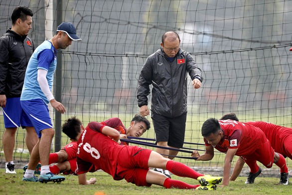 Khiếu nại thành công, U22 VN thoát khỏi nhóm lót đường tại SEA Games 2019 - Ảnh 1. Khiếu nại thành công, U22 VN thoát khỏi nhóm lót đường tại SEA Games 2019 - Ảnh 1.