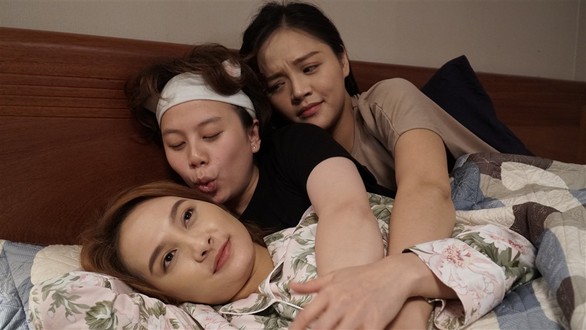 ‘Về nhà đi con’: khán giả khóc cùng người làm phim theo mỗi tập - Ảnh 3. ‘Về nhà đi con’: khán giả khóc cùng người làm phim theo mỗi tập - Ảnh 3.