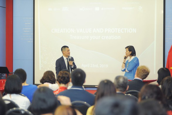 Bi hài khi 85% chọn web phim lậu trong một trưng cầu ý kiến - Ảnh 1. Bi hài khi 85% chọn web phim lậu trong một trưng cầu ý kiến - Ảnh 1.