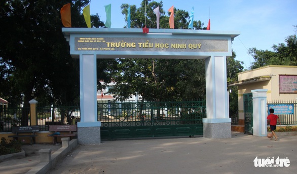 37 học sinh đau bụng, ói... sau khi uống sữa miễn phí ở trường - Ảnh 3. 37 học sinh đau bụng, ói... sau khi uống sữa miễn phí ở trường - Ảnh 3.