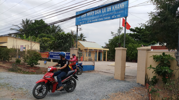 Đang lập biên bản, hai công an bị đâm, một người chết - Ảnh 1. Đang lập biên bản, hai công an bị đâm, một người chết - Ảnh 1.