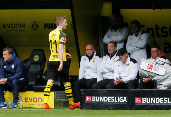 2 thẻ đỏ, 4 bàn thua, Dortmund rời xa chức vô địch - Ảnh 3. 2 thẻ đỏ, 4 bàn thua, Dortmund rời xa chức vô địch - Ảnh 3.