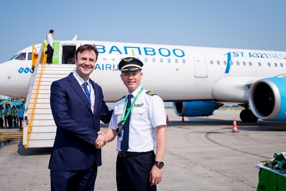 Bamboo Airways đón chuyến bay quốc tế đầu tiên từ Hàn Quốc - Ảnh 1. Bamboo Airways đón chuyến bay quốc tế đầu tiên từ Hàn Quốc - Ảnh 1.
