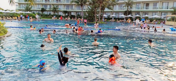 FLC Hotels & Resorts đón hàng ngàn lượt khách ngày đầu nghỉ lễ - Ảnh 2. FLC Hotels & Resorts đón hàng ngàn lượt khách ngày đầu nghỉ lễ - Ảnh 2.