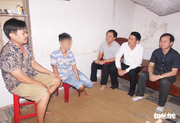 Yêu cầu xử lý nam sinh đâm bạn trên tinh thần giáo dục - Ảnh 1. Yêu cầu xử lý nam sinh đâm bạn trên tinh thần giáo dục - Ảnh 1.