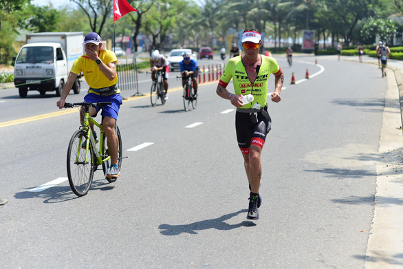 Du lịch + thể thao: nguồn thu triệu USD - Kỳ 1: Nói đến Đà Nẵng là nói đến Ironman - Ảnh 4. Du lịch + thể thao: nguồn thu triệu USD - Kỳ 1: Nói đến Đà Nẵng là nói đến Ironman - Ảnh 4.