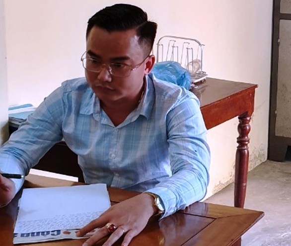 Bắt thanh niên làm giả sổ đỏ để chiếm đoạt 200 triệu đồng - Ảnh 1. Bắt thanh niên làm giả sổ đỏ để chiếm đoạt 200 triệu đồng - Ảnh 1.