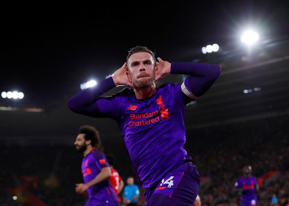 Ngược dòng hạ Southampton, Liverpool chiếm lại đỉnh bảng - Ảnh 1. Ngược dòng hạ Southampton, Liverpool chiếm lại đỉnh bảng - Ảnh 1.
