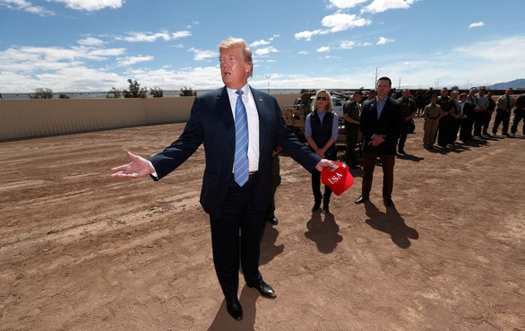 Hạ viện Mỹ kiện chính quyền ông Trump vụ bức tường biên giới - Ảnh 2. Hạ viện Mỹ kiện chính quyền ông Trump vụ bức tường biên giới - Ảnh 2.