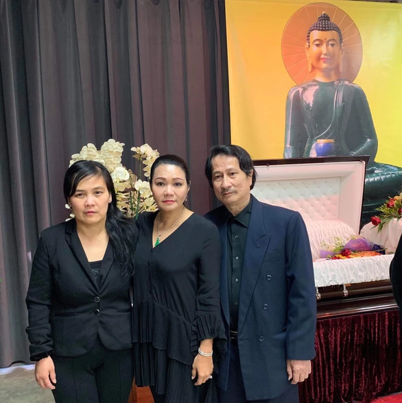 Hồng Đào, Ngọc Huyền... xúc động tiễn biệt Anh Vũ - Ảnh 3. Hồng Đào, Ngọc Huyền... xúc động tiễn biệt Anh Vũ - Ảnh 3.