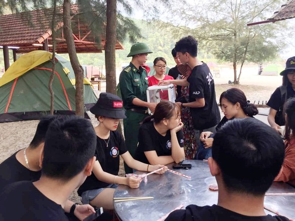 Xót xa chàng trai trẻ quên mình cứu người đuối nước - Ảnh 6. Xót xa chàng trai trẻ quên mình cứu người đuối nước - Ảnh 6.