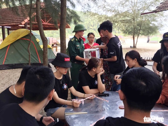 Tìm thấy thi thể nam thanh niên quên mình cứu hai sinh viên đuối nước - Ảnh 1. Tìm thấy thi thể nam thanh niên quên mình cứu hai sinh viên đuối nước - Ảnh 1.