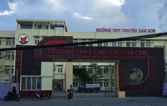 Phạt trường chuyên Lam Sơn vì dạy thêm không phép - Ảnh 1. Phạt trường chuyên Lam Sơn vì dạy thêm không phép - Ảnh 1.
