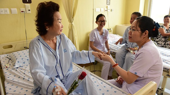Bác sĩ ơi, đừng quá kiệm lời! - Ảnh 1. Bác sĩ ơi, đừng quá kiệm lời! - Ảnh 1.