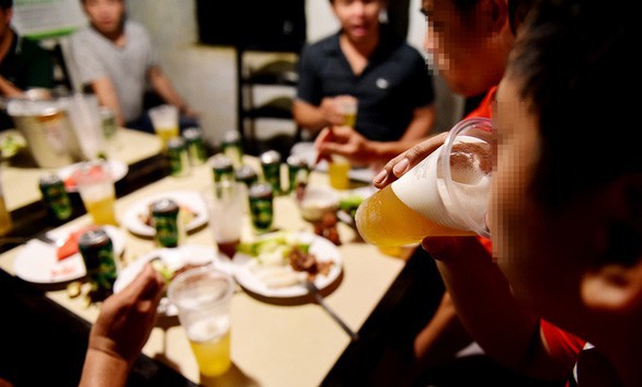Rượu bia nhiều, có bị ung thư hậu môn? - Ảnh 1. Rượu bia nhiều, có bị ung thư hậu môn? - Ảnh 1.