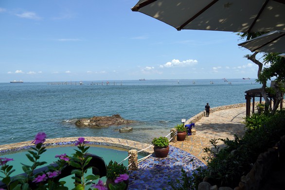 Khách tố resort chém 150.000 đồng/trái dừa, resort nói giá đã niêm yết - Ảnh 3. Khách tố resort chém 150.000 đồng/trái dừa, resort nói giá đã niêm yết - Ảnh 3.