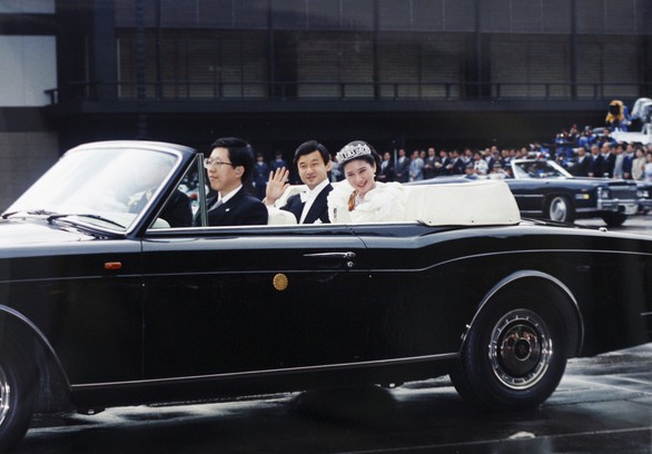 Tân Nhật hoàng Naruhito từng chờ đợi 6 năm để lấy được người mình yêu - Ảnh 3. Tân Nhật hoàng Naruhito từng chờ đợi 6 năm để lấy được người mình yêu - Ảnh 3.