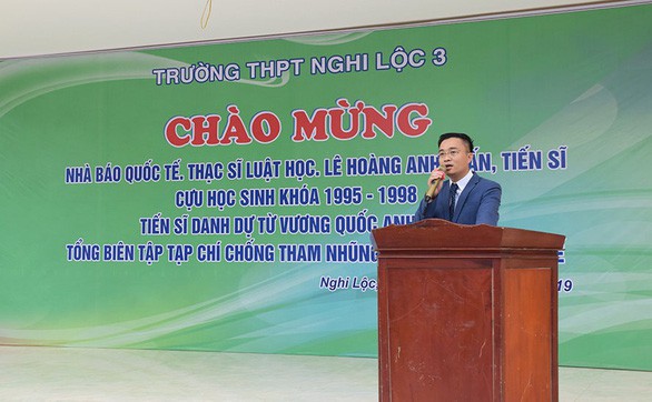 Tự nhận nhà báo quốc tế, thẻ báo chí quốc tế là sự lộng danh! - Ảnh 1. Tự nhận nhà báo quốc tế, thẻ báo chí quốc tế là sự lộng danh! - Ảnh 1.