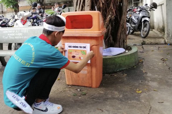 Sinh viên TP.HCM cam kết thấy rác nhặt ngay, không dùng ly nhựa - Ảnh 3. Sinh viên TP.HCM cam kết thấy rác nhặt ngay, không dùng ly nhựa - Ảnh 3.