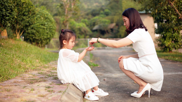 Ngày của Mẹ, nghĩ về việc làm mẹ thời 4.0 - Ảnh 1. Ngày của Mẹ, nghĩ về việc làm mẹ thời 4.0 - Ảnh 1.