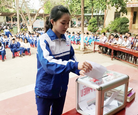 Cô trò góp sức cứu giáo viên bị ung thư máu - Ảnh 1. Cô trò góp sức cứu giáo viên bị ung thư máu - Ảnh 1.