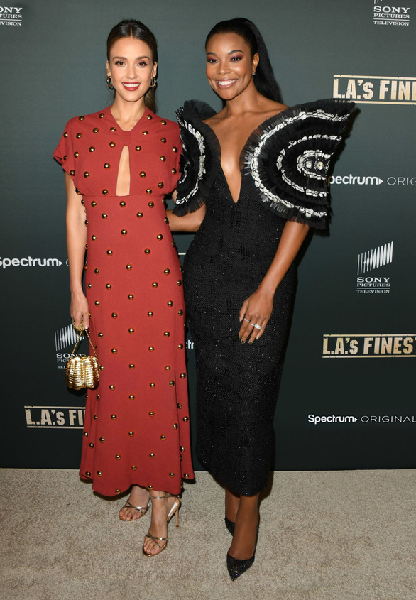 Gabrielle Union diện đồ Công Trí trong buổi ra mắt phim L.A.’s Finest - Ảnh 1.