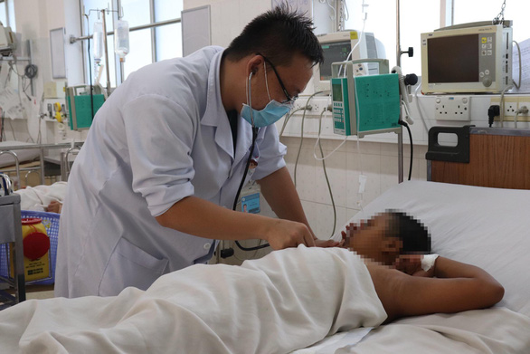 Nhiều ca bệnh nặng do sốt xuất huyết - Ảnh 1. Nhiều ca bệnh nặng do sốt xuất huyết - Ảnh 1.