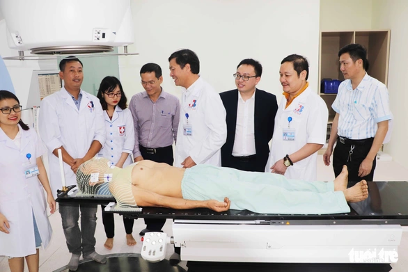 Bệnh viện đầu tiên ở Bắc Trung bộ có máy xạ trị điều trị ung thư - Ảnh 1. Bệnh viện đầu tiên ở Bắc Trung bộ có máy xạ trị điều trị ung thư - Ảnh 1.