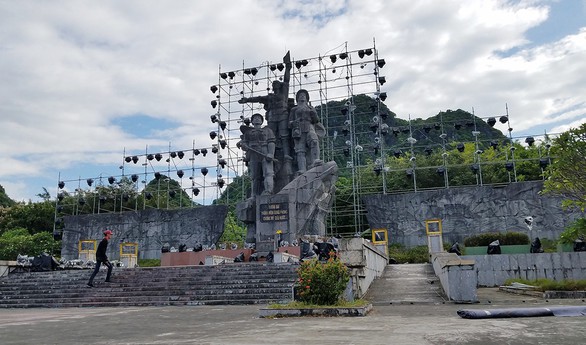 Hạnh phúc khi cùng hát về hòa bình - Ảnh 1. Hạnh phúc khi cùng hát về hòa bình - Ảnh 1.