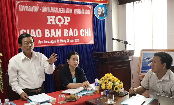 Cán bộ bự bự cũng cất nhà yến thì nói ai - Ảnh 1. Cán bộ bự bự cũng cất nhà yến thì nói ai - Ảnh 1.