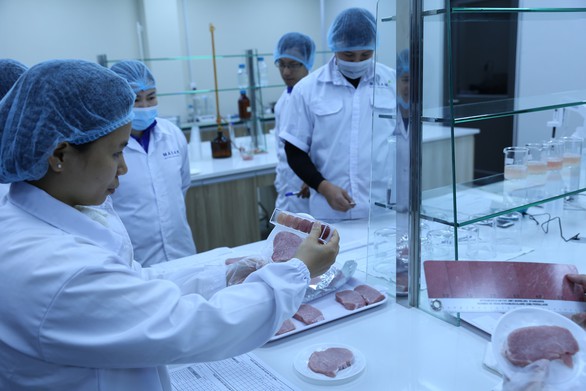 Thịt mát ngày càng được người tiêu dùng Việt quan tâm - Ảnh 2. Thịt mát ngày càng được người tiêu dùng Việt quan tâm - Ảnh 2.