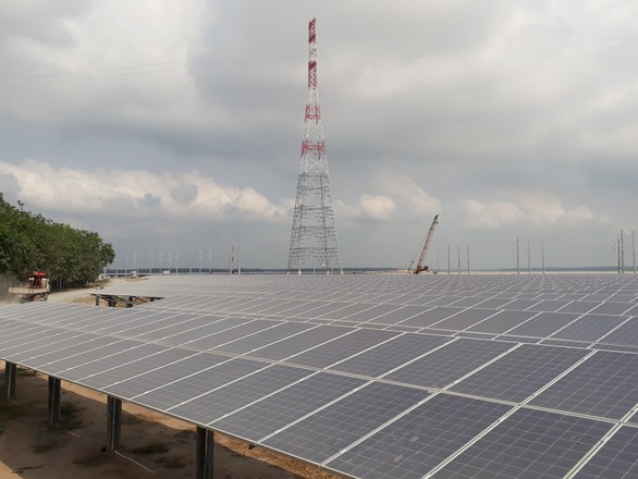 Thủ tướng yêu cầu chống tham nhũng, lợi ích nhóm trong phát triển điện mặt trời - Ảnh 1. Thủ tướng yêu cầu chống tham nhũng, lợi ích nhóm trong phát triển điện mặt trời - Ảnh 1.