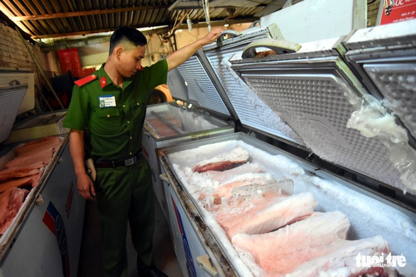 Tiêu hủy hơn 4 tấn thịt bị dịch tả heo châu Phi tại một kho lạnh - Ảnh 1. Tiêu hủy hơn 4 tấn thịt bị dịch tả heo châu Phi tại một kho lạnh - Ảnh 1.