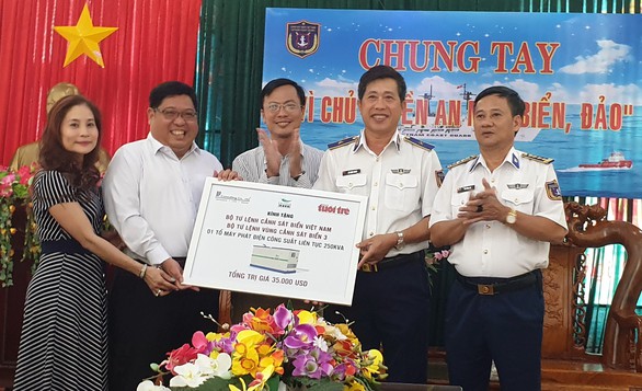 Tặng Cảnh sát biển Vùng 3 máy phát điện trị giá hơn 700 triệu đồng - Ảnh 1. Tặng Cảnh sát biển Vùng 3 máy phát điện trị giá hơn 700 triệu đồng - Ảnh 1.