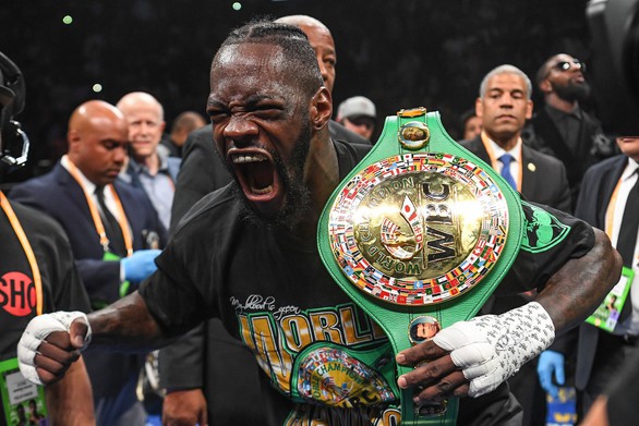 Wilder chỉ mất 123 giây để bảo vệ thành công đai vô địch WBC - Ảnh 1. Wilder chỉ mất 123 giây để bảo vệ thành công đai vô địch WBC - Ảnh 1.