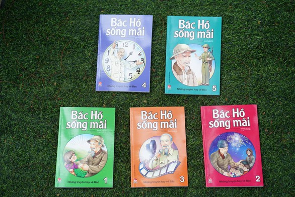 Láº§n Äáº§u tiÃªn phÃ¡t hÃ nh bá» truyá»n tranh mÃ u vá» BÃ¡c Há» - áº¢nh 1.